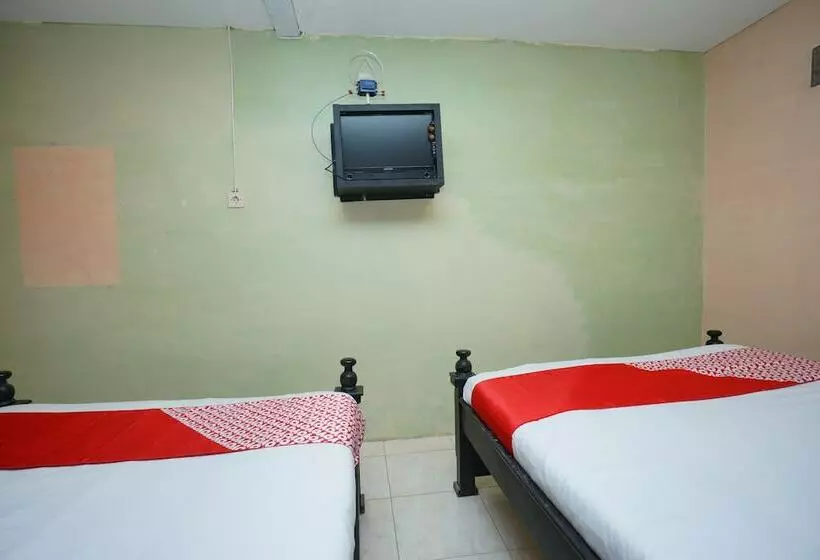 Retkeilymaja Carina Hotel By Oyo Rooms