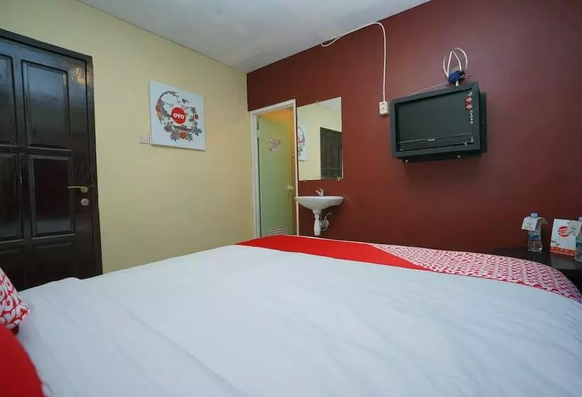 Retkeilymaja Carina Hotel By Oyo Rooms