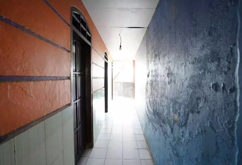 Retkeilymaja Carina Hotel By Oyo Rooms