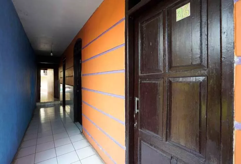 Retkeilymaja Carina Hotel By Oyo Rooms