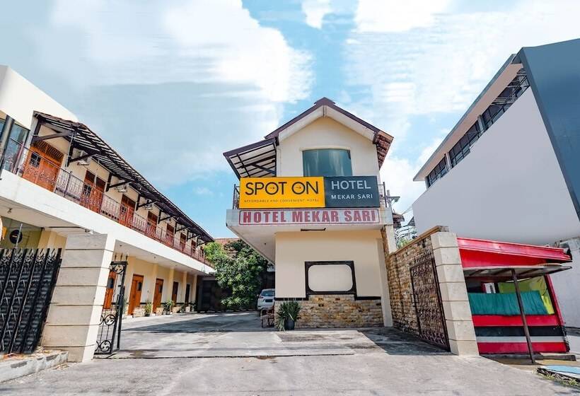 فندق صغير Spot On 2011 Hotel Mekar Sari