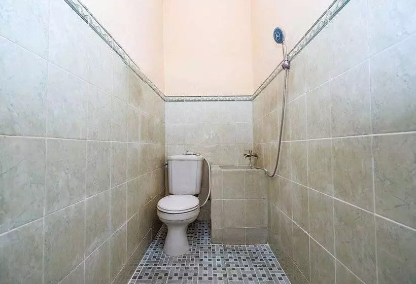 ユースホステル Spot On 2011 Hotel Mekar Sari