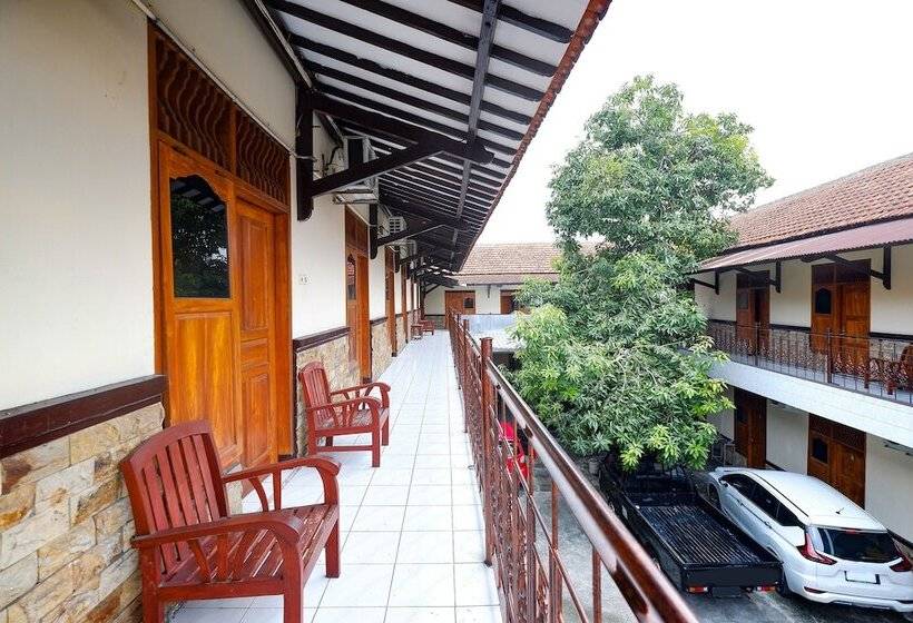 فندق صغير Spot On 2011 Hotel Mekar Sari