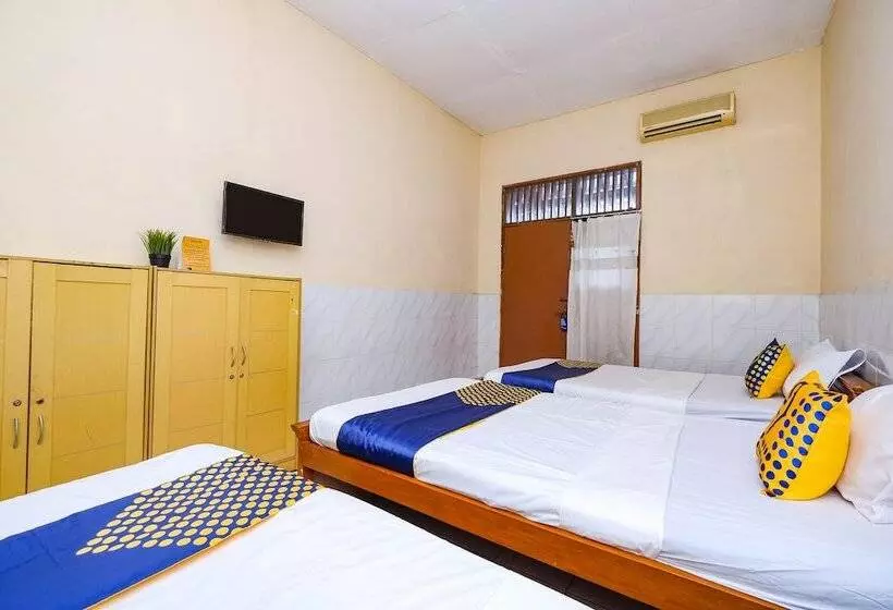 ユースホステル Spot On 2011 Hotel Mekar Sari