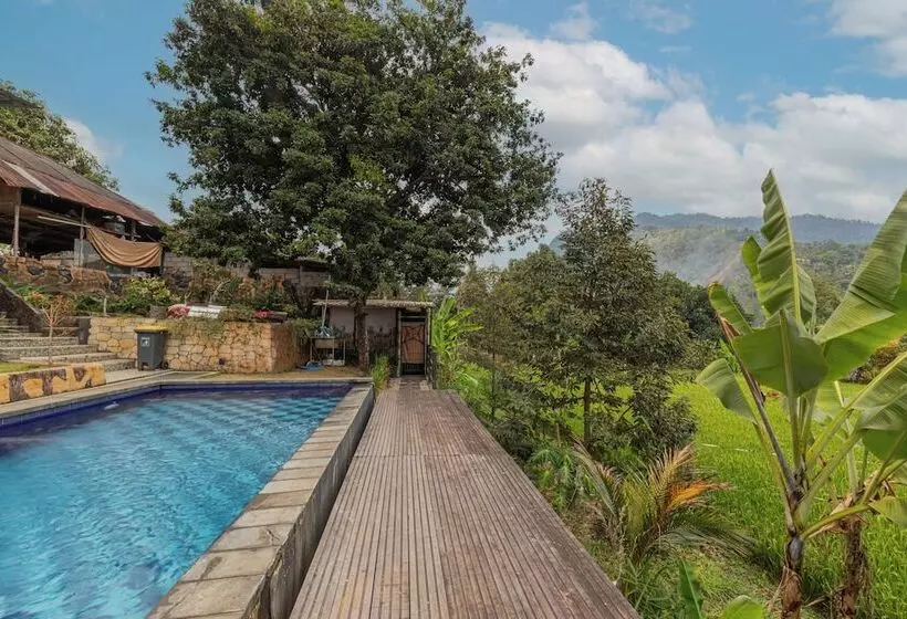 Hotelli Mandhasativa Homestay