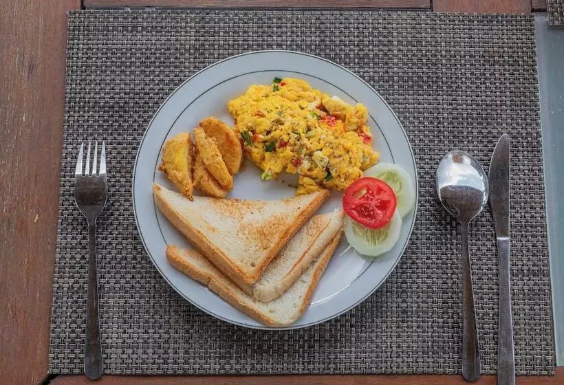 Hotelli Mandhasativa Homestay