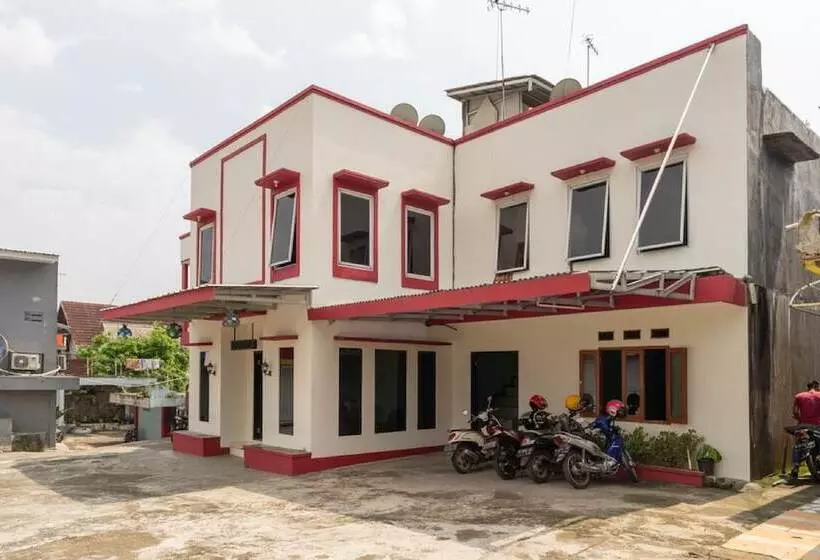 Hotelli Reddoorz @ Cibogo Puncak Bogor 2