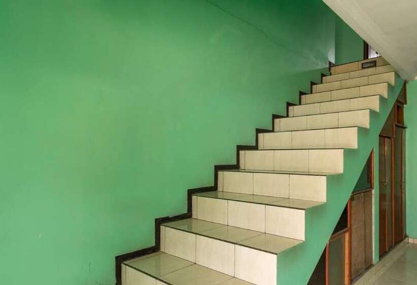 Szálloda Reddoorz @ Cibogo Puncak Bogor 2