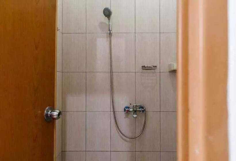 Hotelli Reddoorz @ Cibogo Puncak Bogor 2