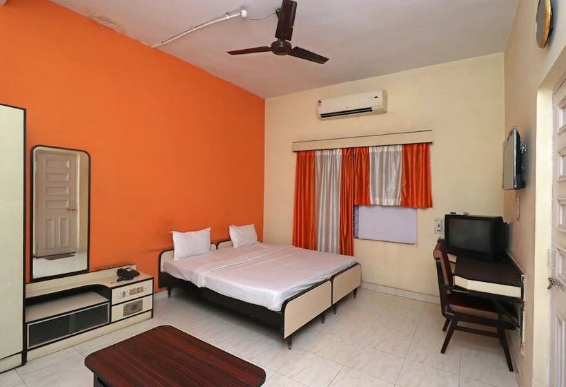 Отель Spot On 37028  Sheela