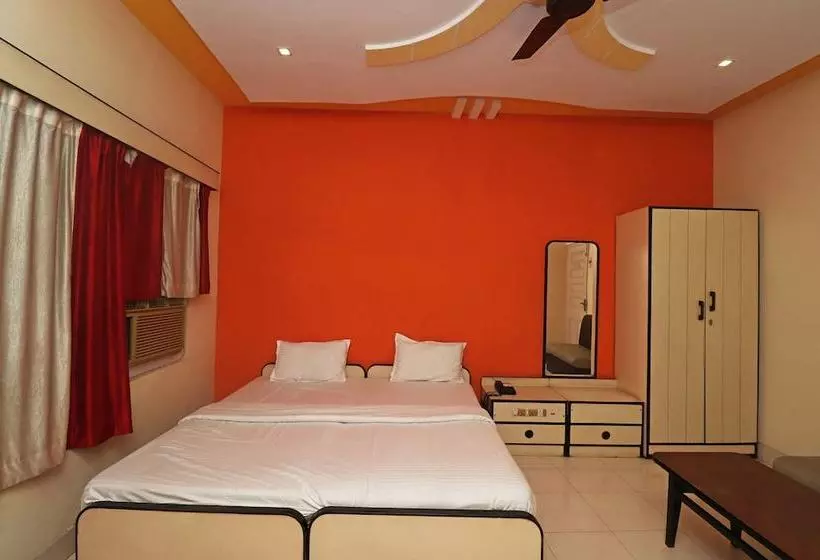 ホテル Spot On 37028  Sheela