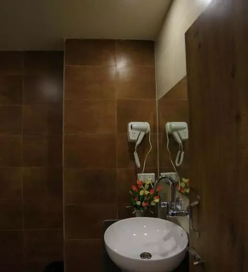 Hotelli The Grand Raveta