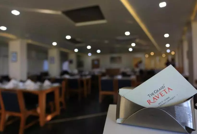 Hotelli The Grand Raveta