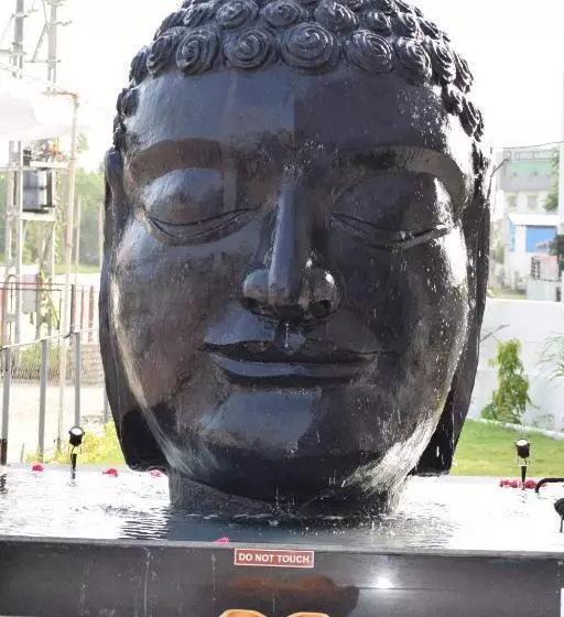 Hotelli The Grand Raveta