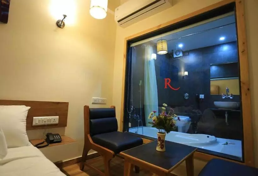 Hotelli The Grand Raveta