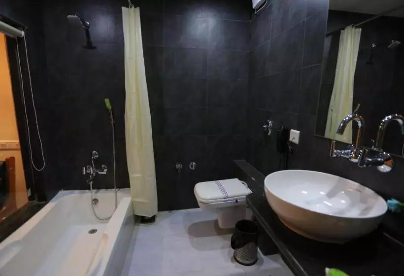 Hotelli The Grand Raveta