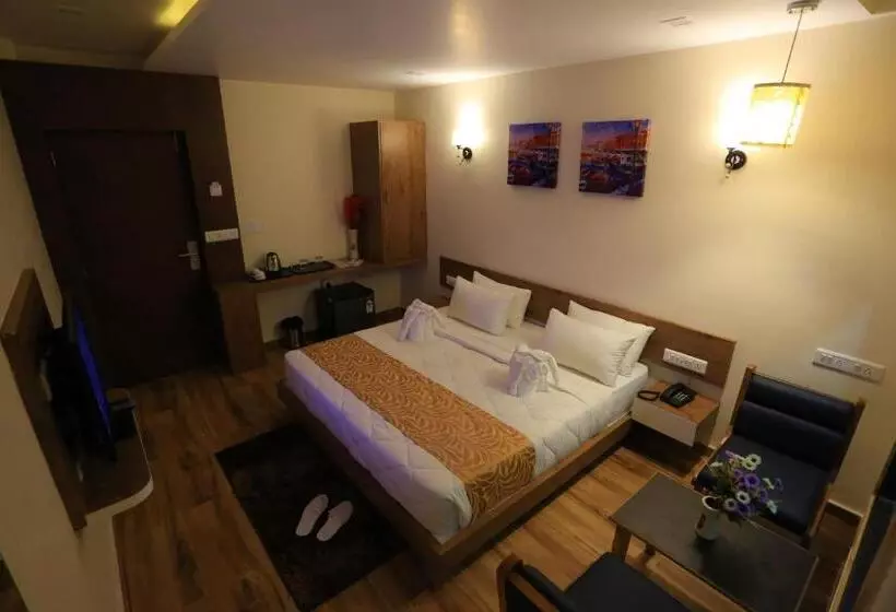 Hotelli The Grand Raveta