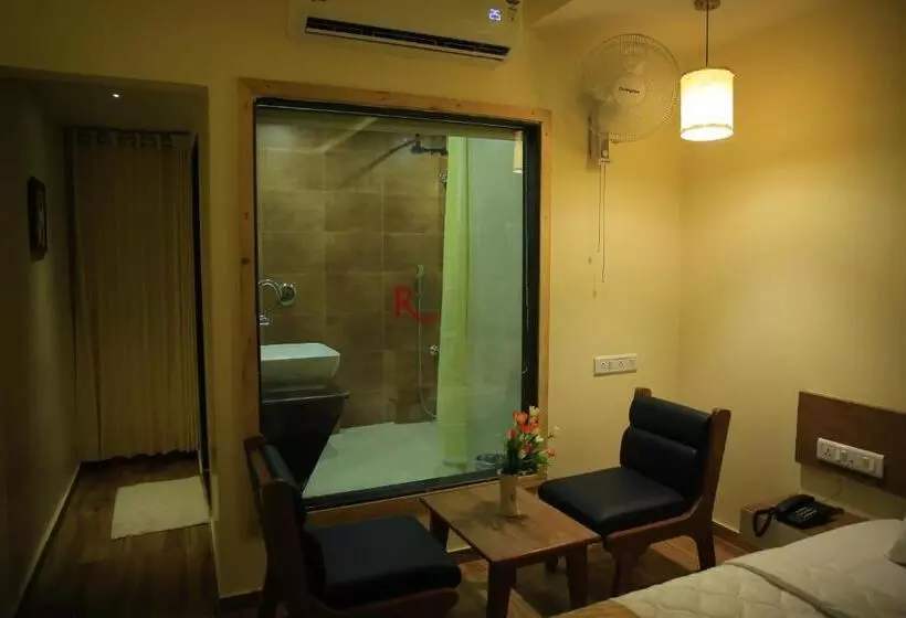 Hotelli The Grand Raveta