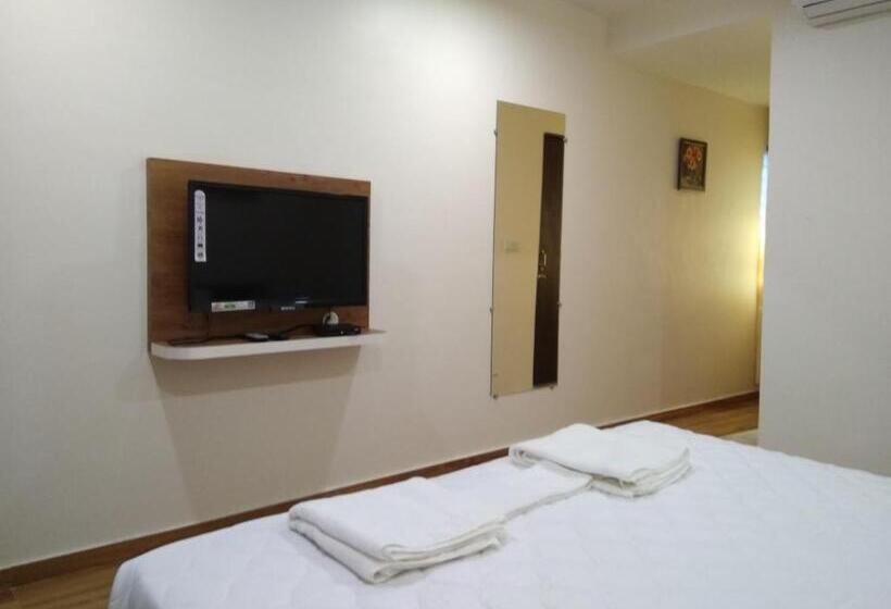 酒店 The Grand Raveta