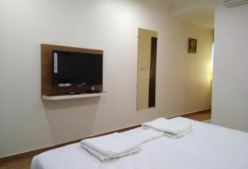 Hotelli The Grand Raveta