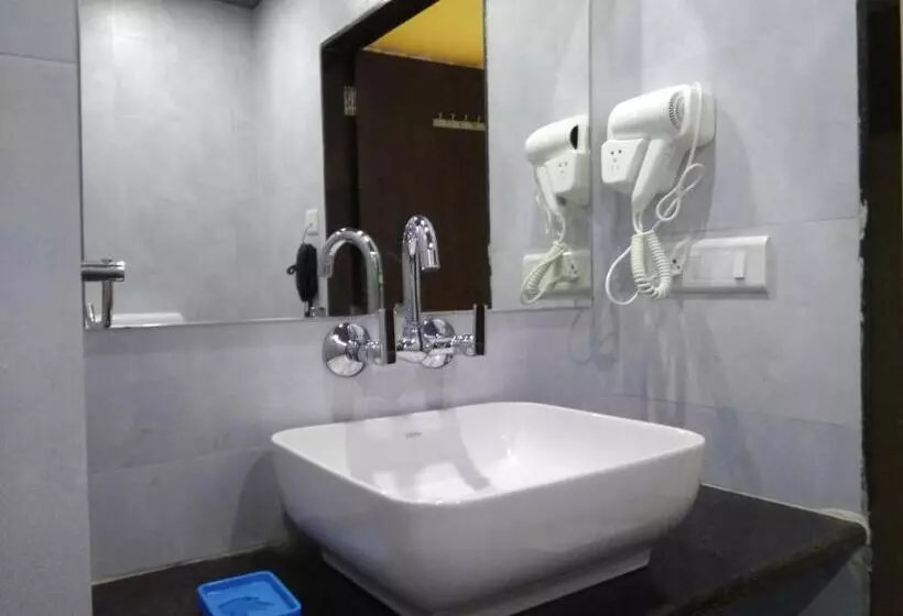 Hotelli The Grand Raveta