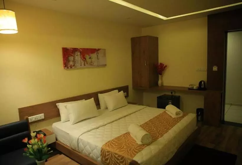 Hotelli The Grand Raveta