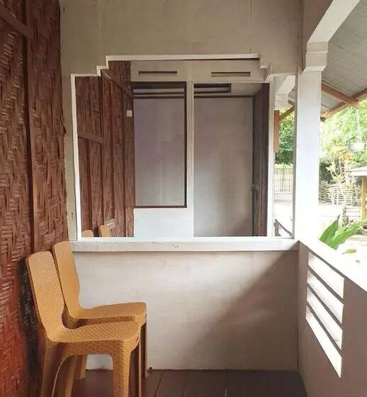 Majatalo Simeulue Nanik Surfcamp