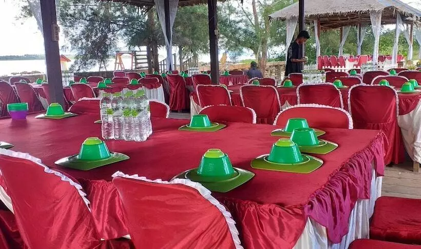 Majatalo Simeulue Nanik Surfcamp