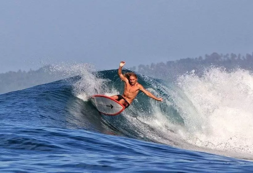 Majatalo Simeulue Nanik Surfcamp