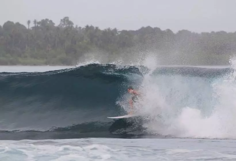 Majatalo Simeulue Nanik Surfcamp