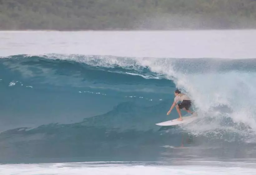Majatalo Simeulue Nanik Surfcamp