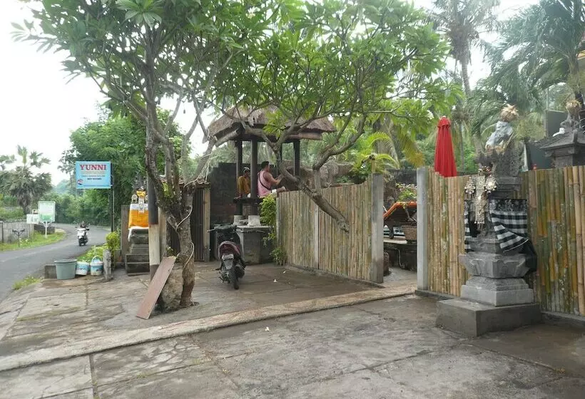 پانسیون Yunni Guesthouse
