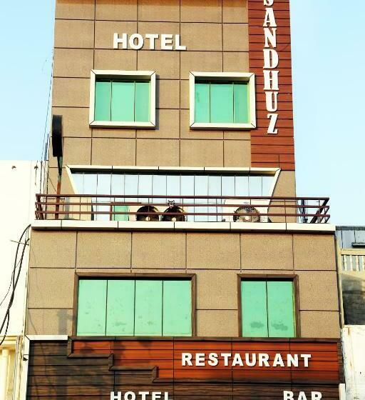 فندق Sandhuz