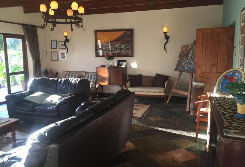 بنسيون Cheetah Lodge Guest House