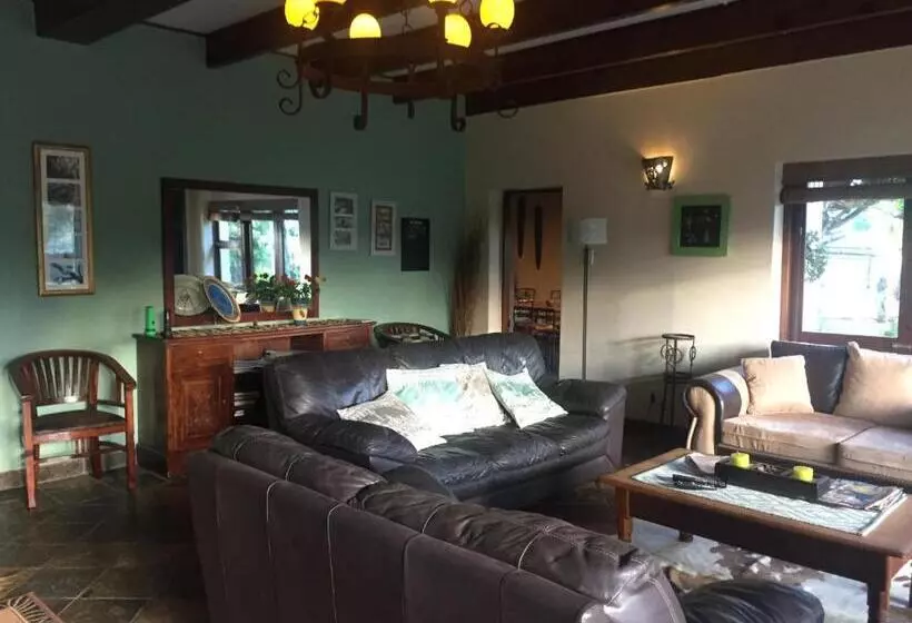 Majatalo Cheetah Lodge Guest House