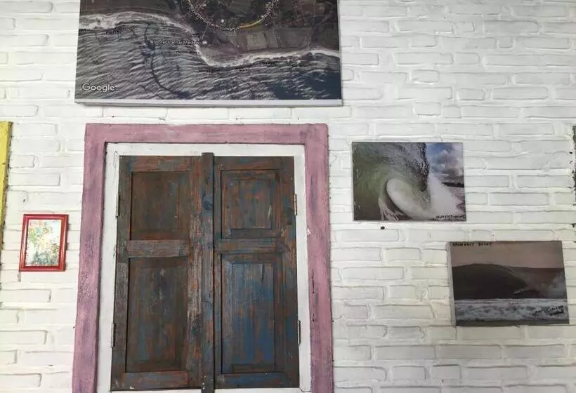 ペンション Medewi Secret Surfcamp