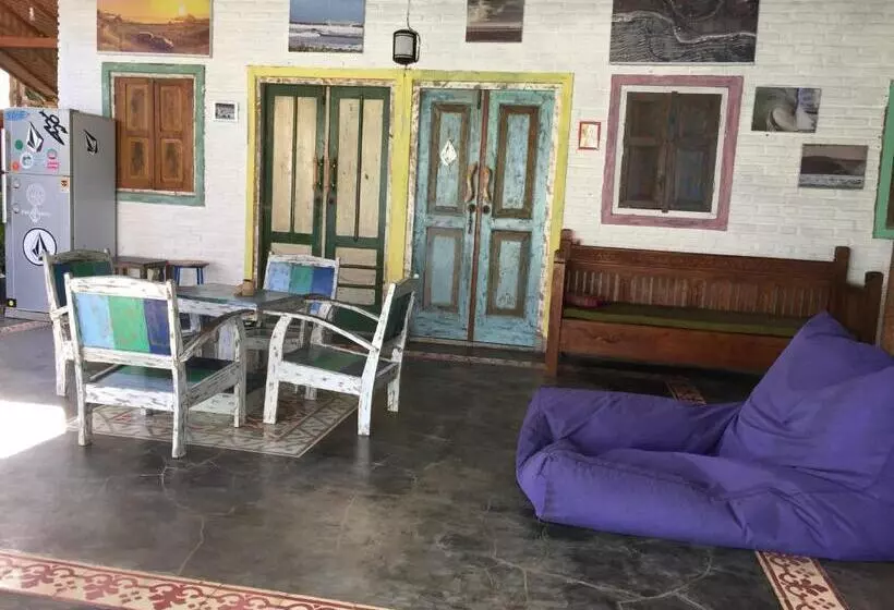 ペンション Medewi Secret Surfcamp