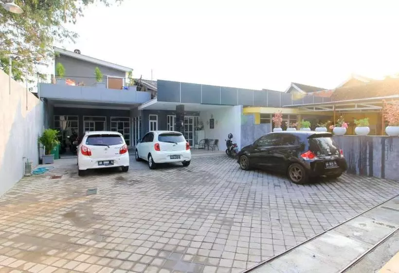 Majatalo Reddoorz At Hotel Putra Perdana Klaten