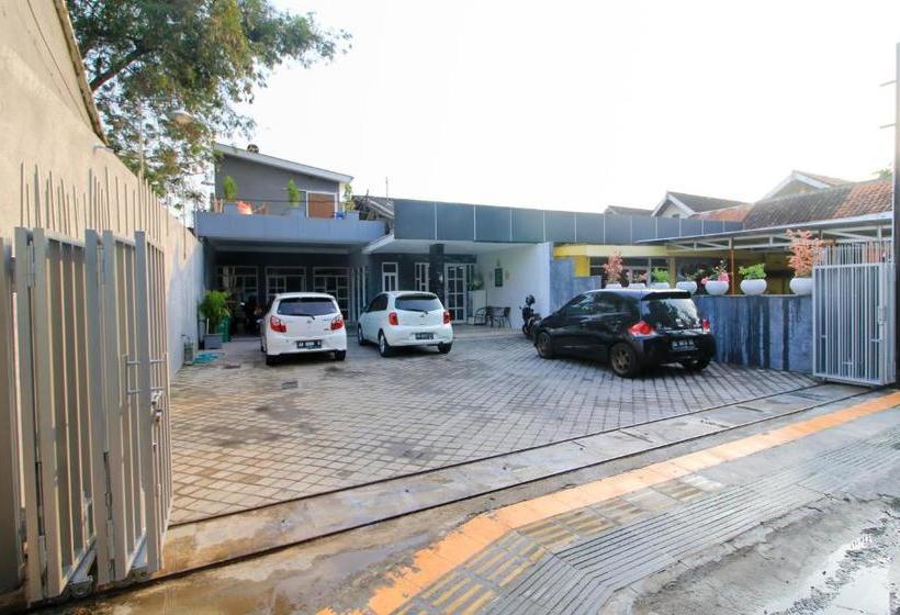 Pensiune Reddoorz At Hotel Putra Perdana Klaten