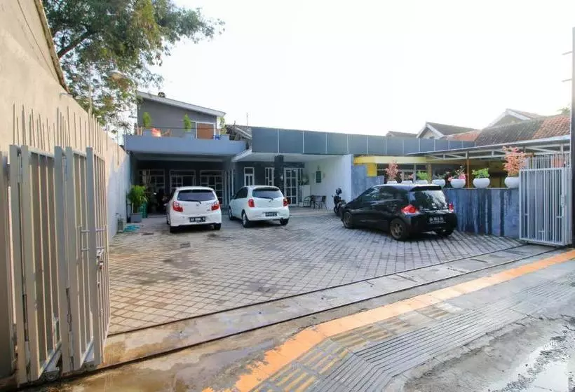 Majatalo Reddoorz At Hotel Putra Perdana Klaten