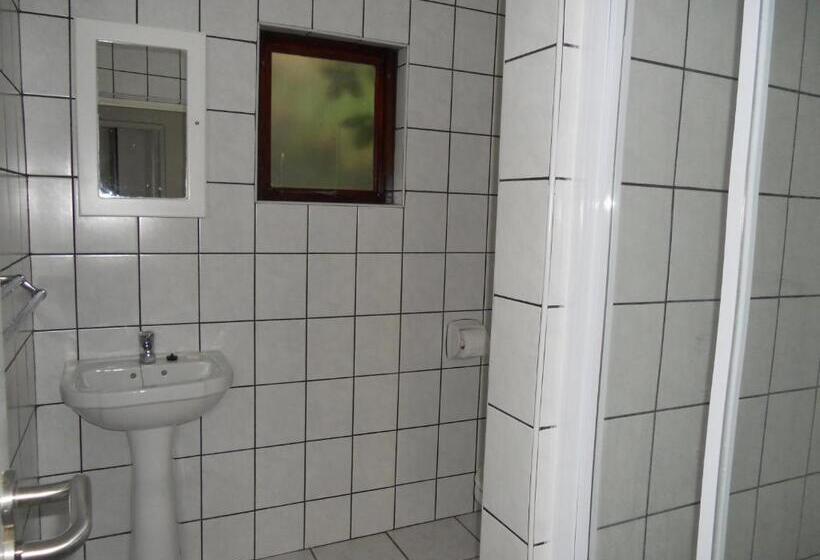 استراحتگاه Shore Breakers