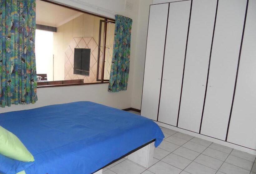 استراحتگاه Shore Breakers