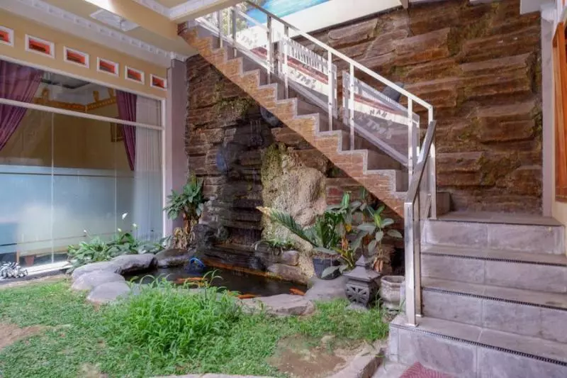 Majatalo Reddoorz Near Desa Wisata Tambi Dieng