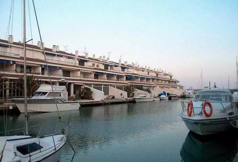 Apartamentos El Puerto
