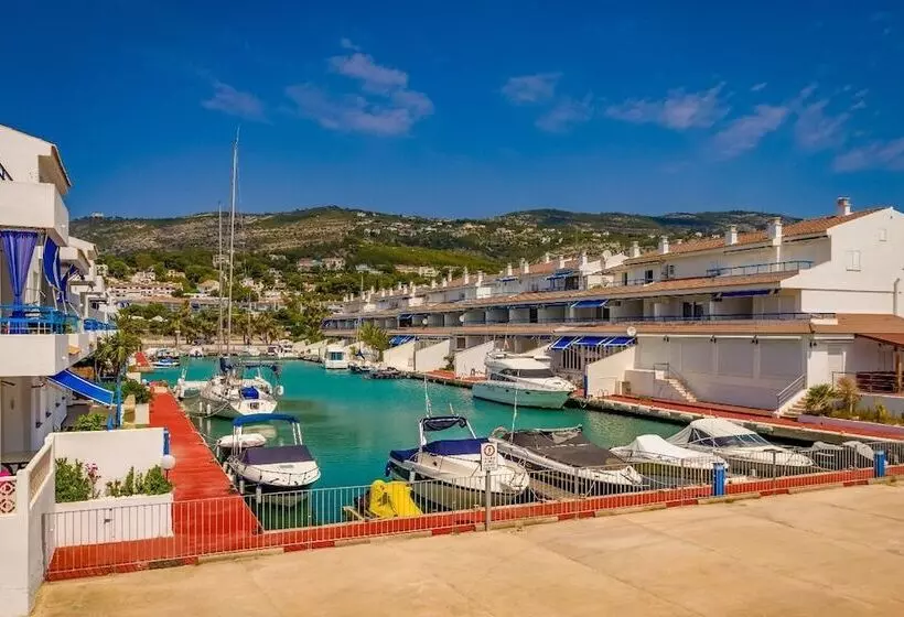 Apartamentos El Puerto