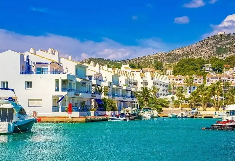 Apartamentos El Puerto