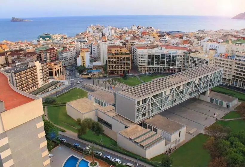 Apartamentos La Era Park