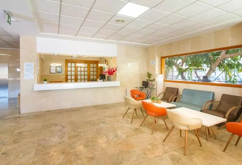 Apartamentos La Era Park