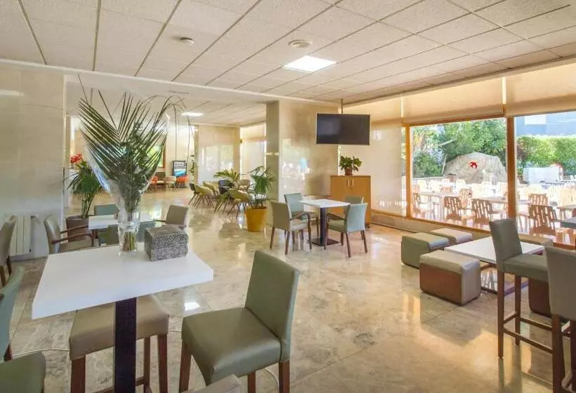 Apartamentos La Era Park