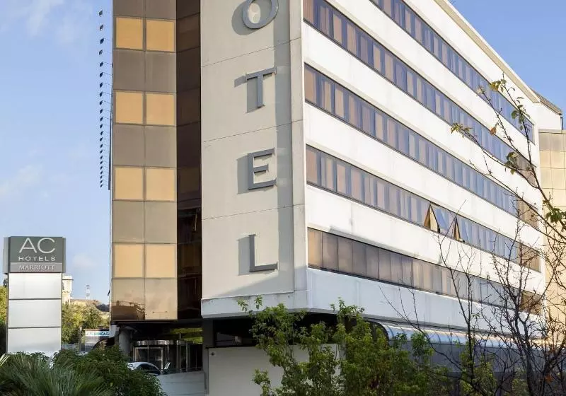 Ac Hotel Genova By Marriott